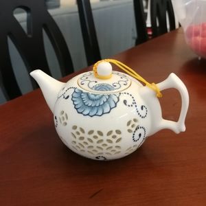Mini tea pot